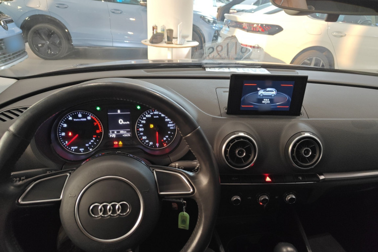 奥迪A3 2016款 Sportback 35 TFSI 进取型中控内饰12