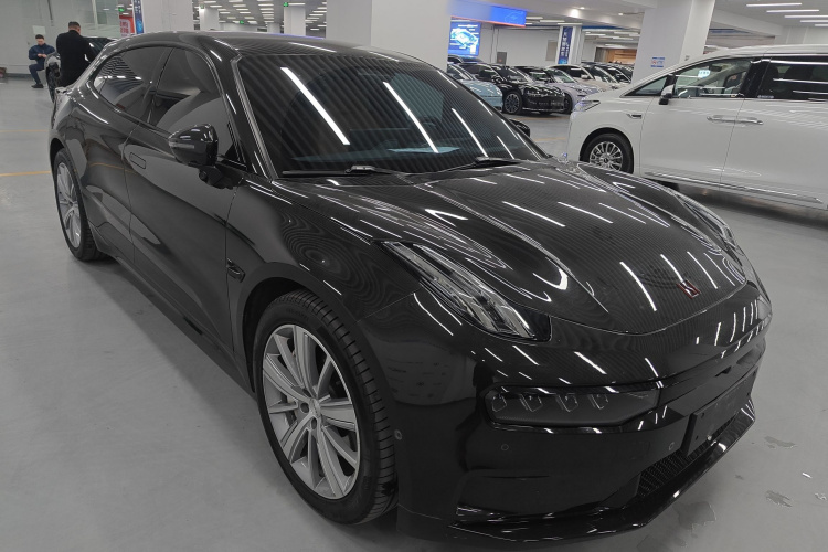 极氪001 2021款 超长续航双电机 YOU版车身外观3