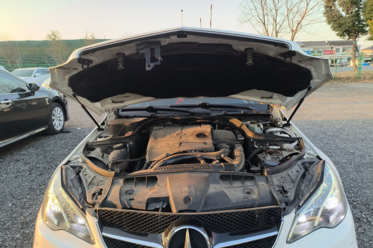 奔驰E级(进口) 2016款 E 200 轿跑车 灵动版机舱底盘24