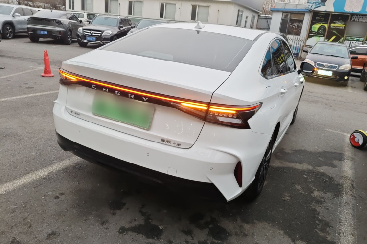 奇瑞 风云A8 2024款 127 驭风版车身外观7