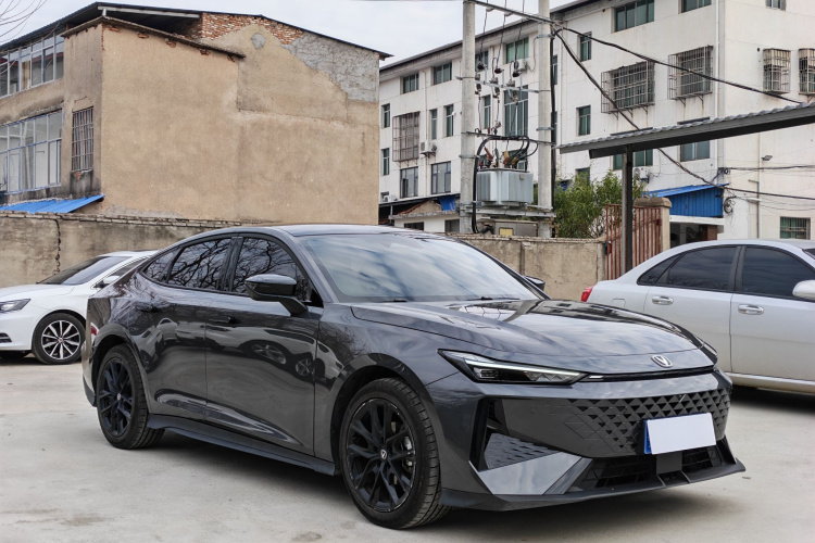 长安UNI-V 2024款 1.5T 尊贵型车身外观6004