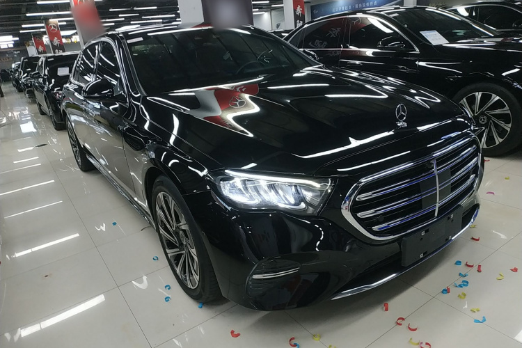 奔驰E级 2024款 E 300 L 豪华型车身外观3