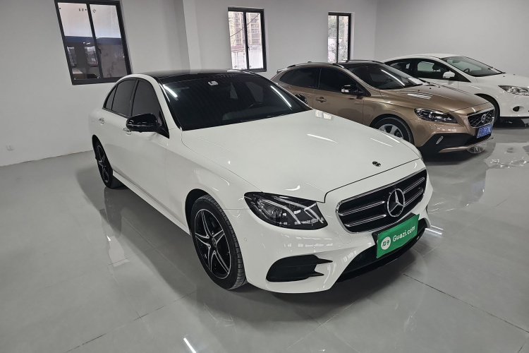 奔驰E级(进口) 2019款 E 260 运动版车身外观3