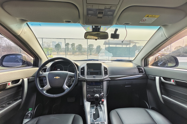 雪佛兰 科帕奇 2015款 2.4L 四驱旗舰版 7座中控内饰7002