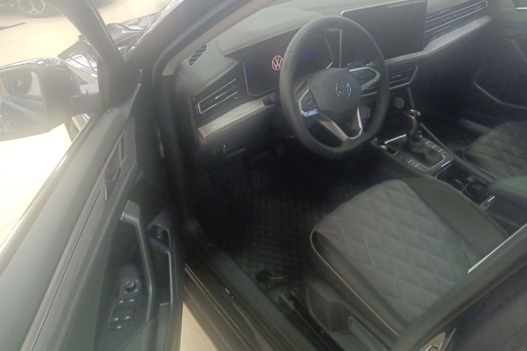 大众 速腾 2025款 300TSI DSG超越版中控内饰7002