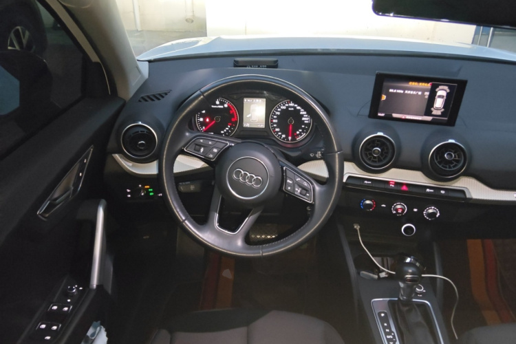 奥迪Q2L 2020款 35 TFSI 进取动感型中控内饰13