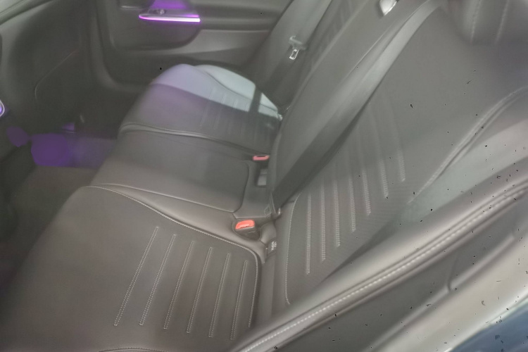 奔驰C级 2022款 C 260 L 运动版中控内饰7003