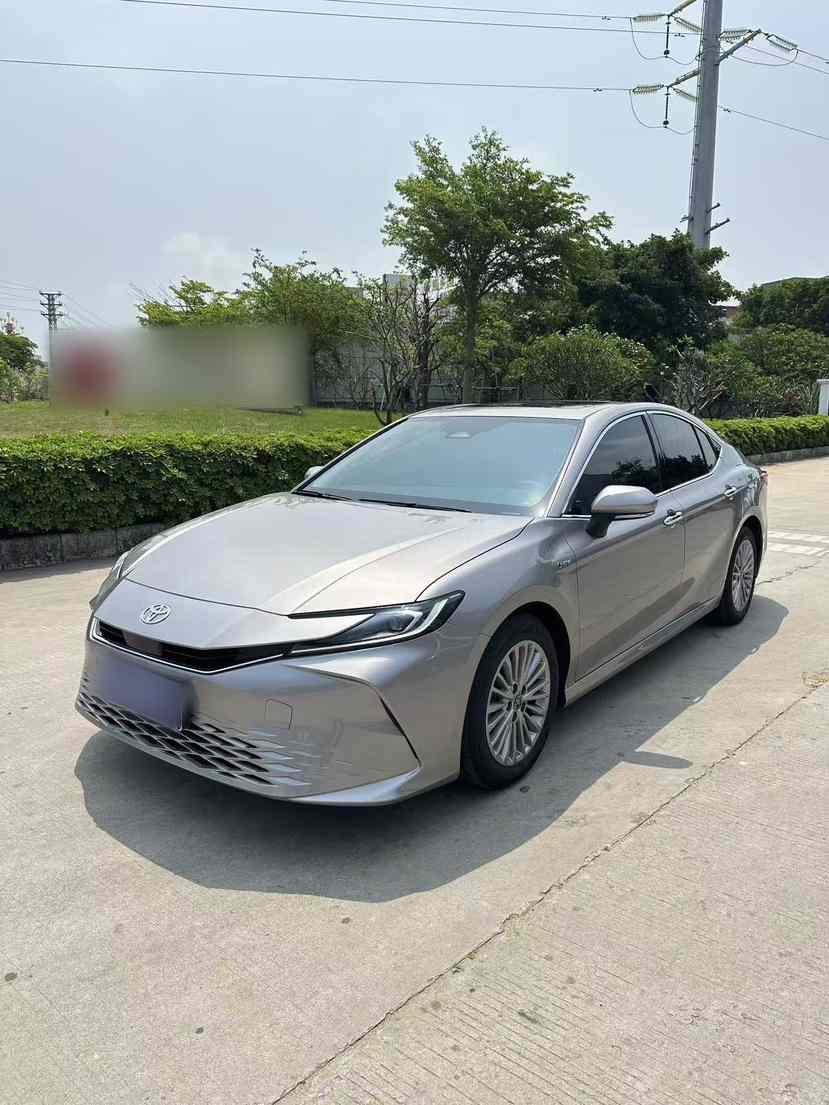 丰田 凯美瑞 2024款 双擎 2.0HGVP 豪华版(1)