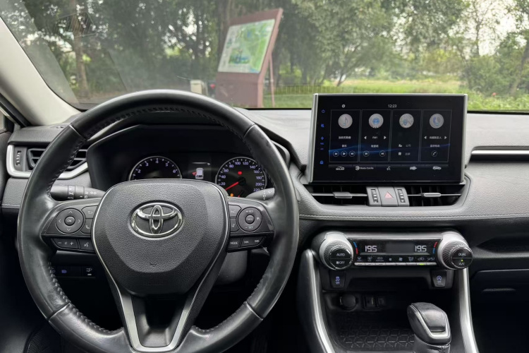 丰田 威兰达 2021款 2.0L CVT两驱豪华版中控内饰7008