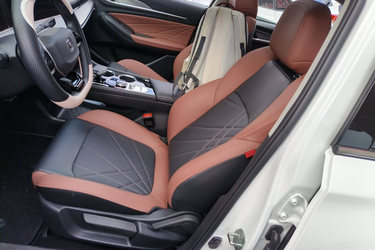 长安 逸动 2024款 PLUS 蓝鲸NE 1.4T GDI DCT高能版中控内饰19