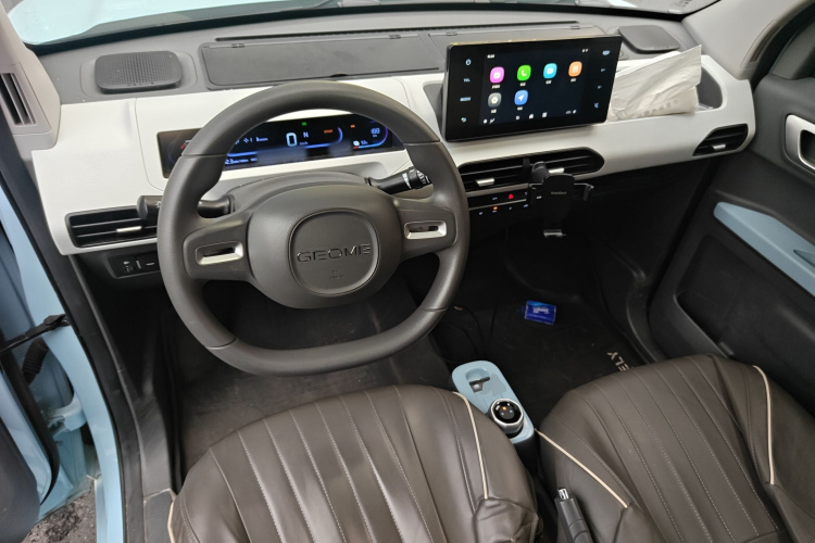 吉利银河 2023款 熊猫mini 200km 耐力熊中控内饰7002