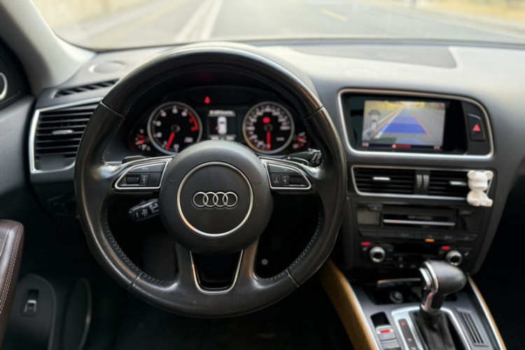 奥迪Q5(进口) 2013款 45 TFSI quattro 越野型中控内饰7001