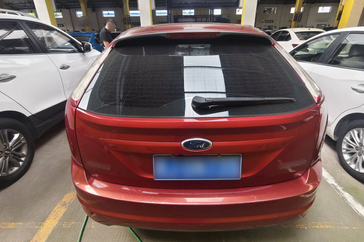 福特 福克斯 2013款 两厢经典 1.8L 自动基本型车身外观6006