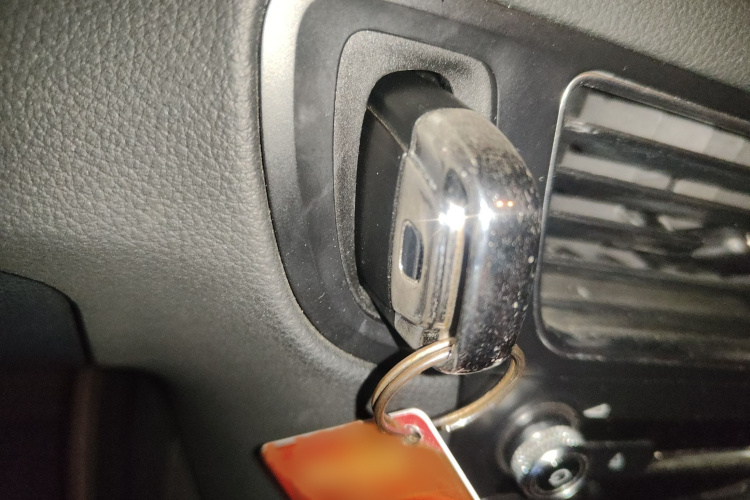 奥迪Q5 2013款 40 TFSI 进取型中控内饰7001