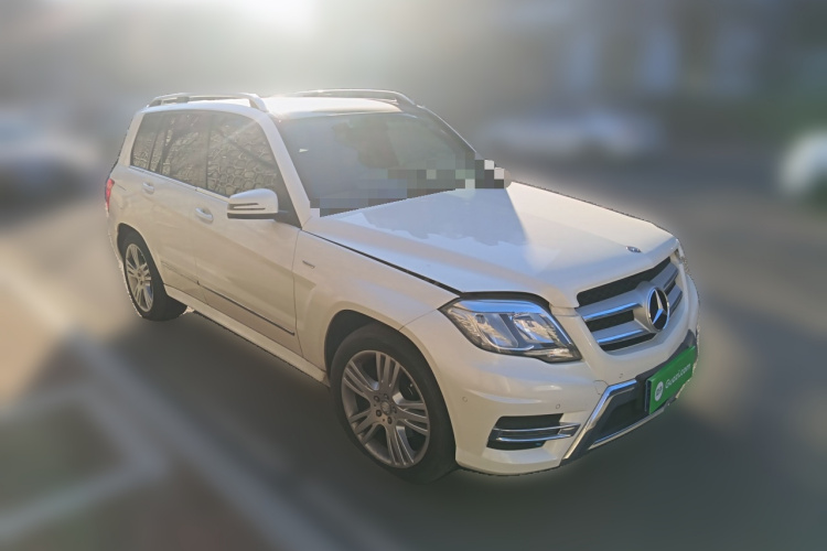 奔驰GLK级 2015款 GLK 260 4MATIC 动感型 极致版车身外观3