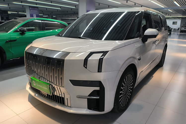 极氪009 2022款 WE版车身外观1