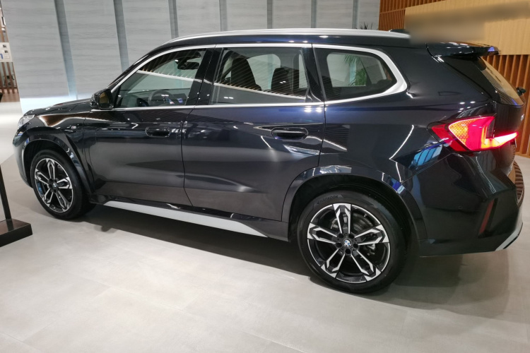 宝马X1 2023款 sDrive25Li M运动套装车身外观6003