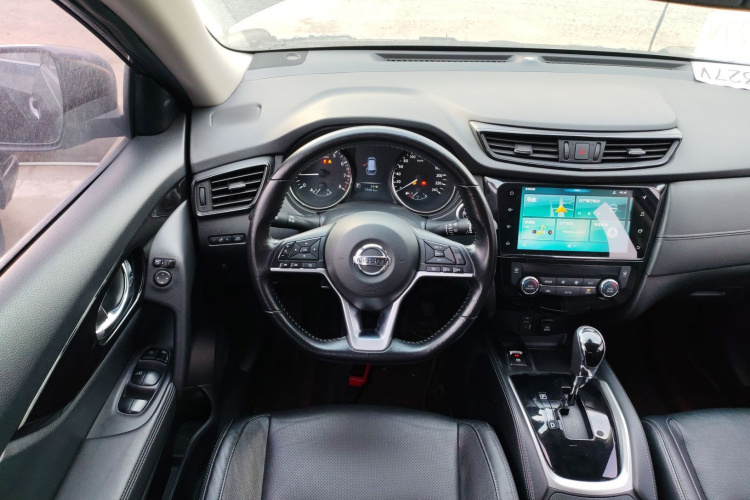 日产 奇骏 2020款 2.0L XL ITS CVT 2WD智联舒适版中控内饰13