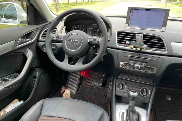 奥迪Q3 2018款 35 TFSI 时尚型典藏版中控内饰7002