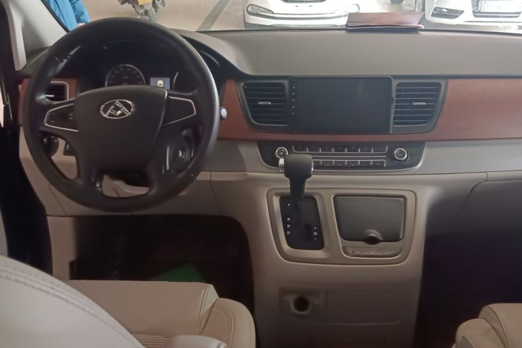 上汽大通MAXUS 大通G10 2016款 1.9T 自动精英版 柴油 国V中控内饰7002