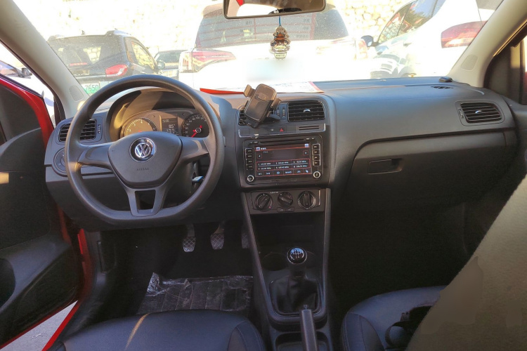 大众 Polo 2016款 1.4L 手动风尚型中控内饰12