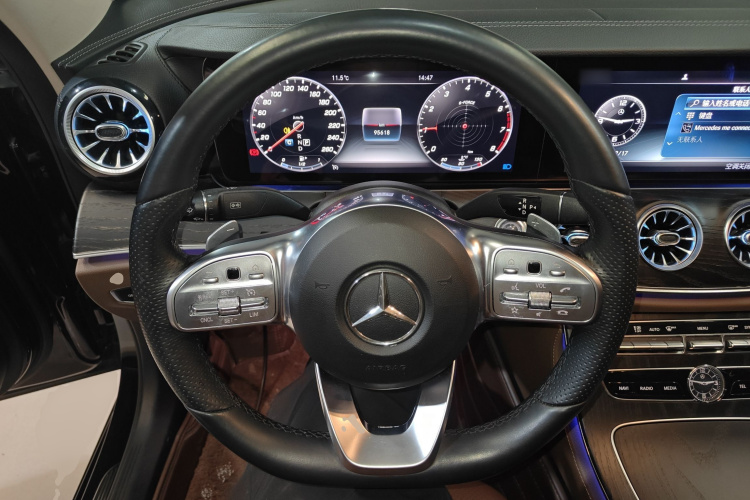 奔驰E级 2020款 E 300 L 运动豪华型局部细节13