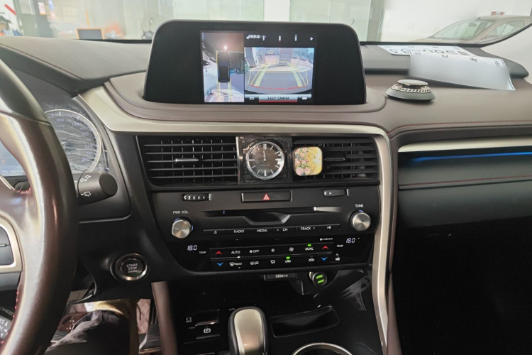 雷克萨斯RX 2020款 改款 300 四驱典雅版局部细节16