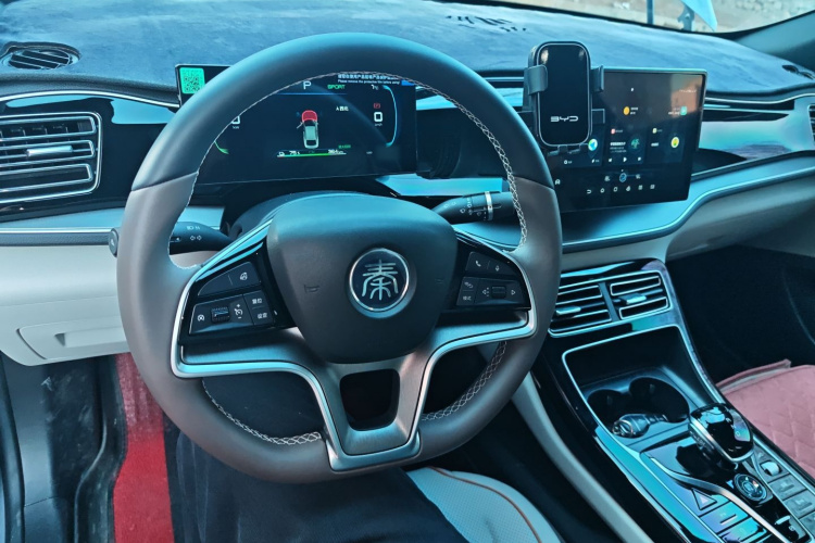 比亚迪 秦PLUS 2024款 荣耀版 EV 510KM领先型中控内饰7002