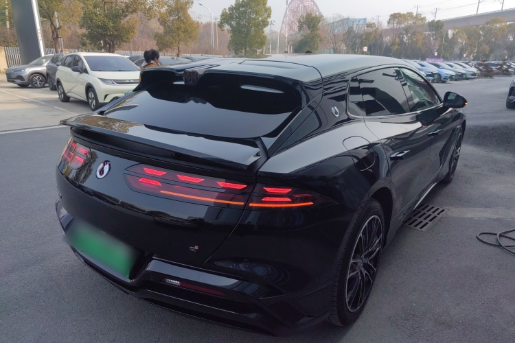 腾势Z9GT 2024款 1100四驱Max版车身外观7