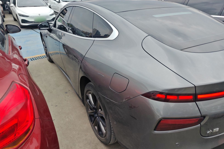 小鹏P7 2021款 480G车身外观4