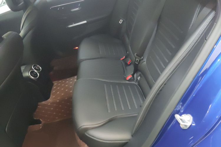 奔驰C级 2022款 改款 C 200 L 运动版中控内饰7004