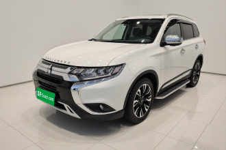 三菱 欧蓝德 2019款 2.4L 四驱致享版 7座 国VI