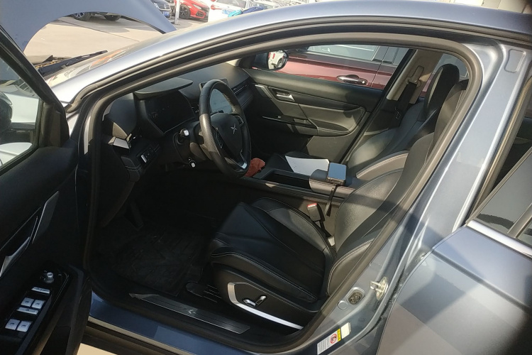 小鹏G3 2022款 G3i 520G+中控内饰20