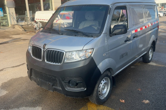 金杯 小海狮X30 2023款 1.5L 超享型厢货2/5座无空调版SWC15M