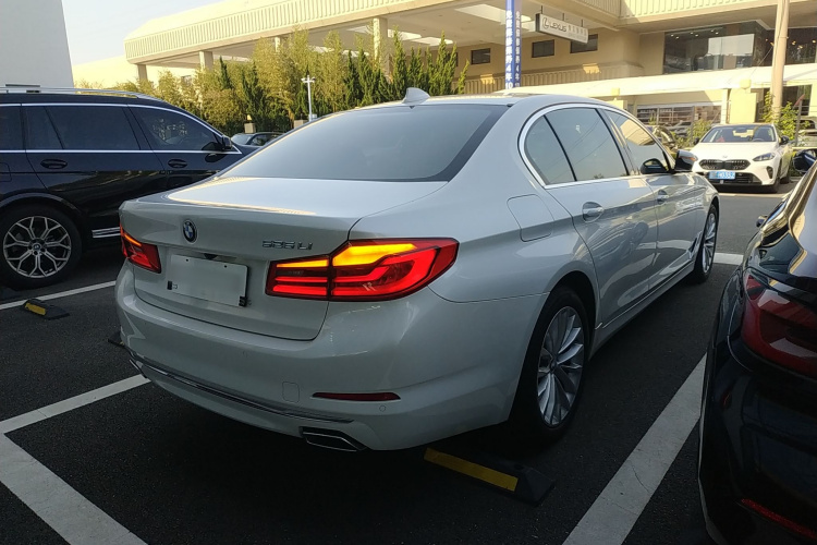 宝马5系 2020款 525Li 豪华套装车身外观6005