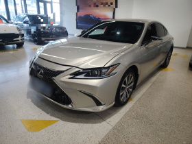 雷克萨斯ES 2020款 200 卓越版