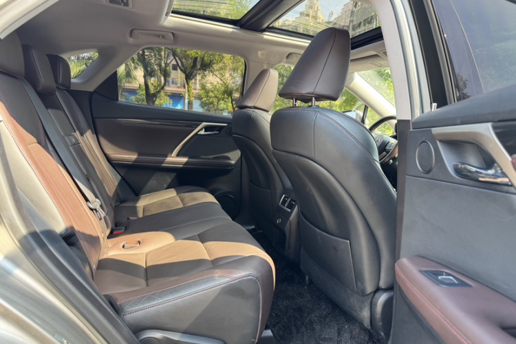 雷克萨斯RX 2016款 300 四驱典雅版 国V中控内饰7003