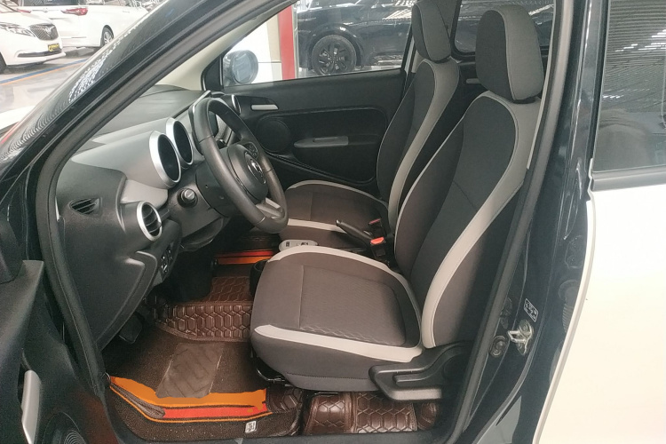 欧拉黑猫 2021款 301km 基础型局部细节19