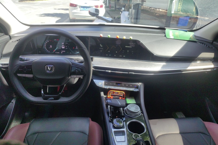 长安 逸动 2022款 PLUS 蓝鲸NE 1.4T GDI DCT尊贵版中控内饰12