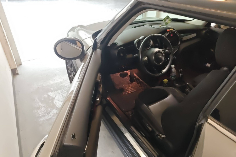 MINI 2018款 1.5T COOPER 经典派中控内饰20