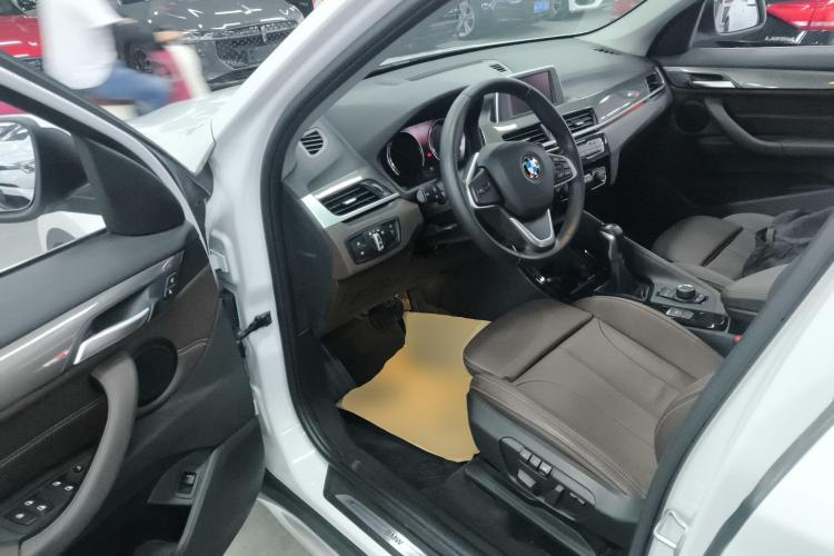 宝马X1 2019款 sDrive18Li 尊享型中控内饰7003