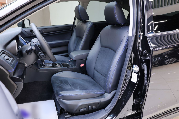 斯巴鲁 力狮 2020款 改款 2.5i 荣耀限量版 EyeSight中控内饰7006