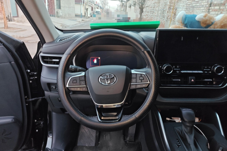 丰田 汉兰达 2024款 2.5L智能电混双擎四驱尊贵版 7座中控内饰13