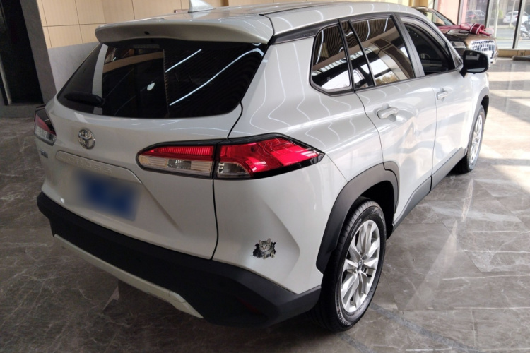 丰田 卡罗拉锐放 2024款 2.0L 精英版车身外观7