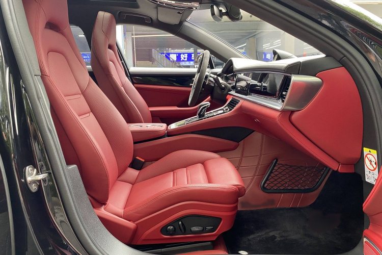 保时捷 2023款 Panamera 行政加长铂金版 2.9T中控内饰7003