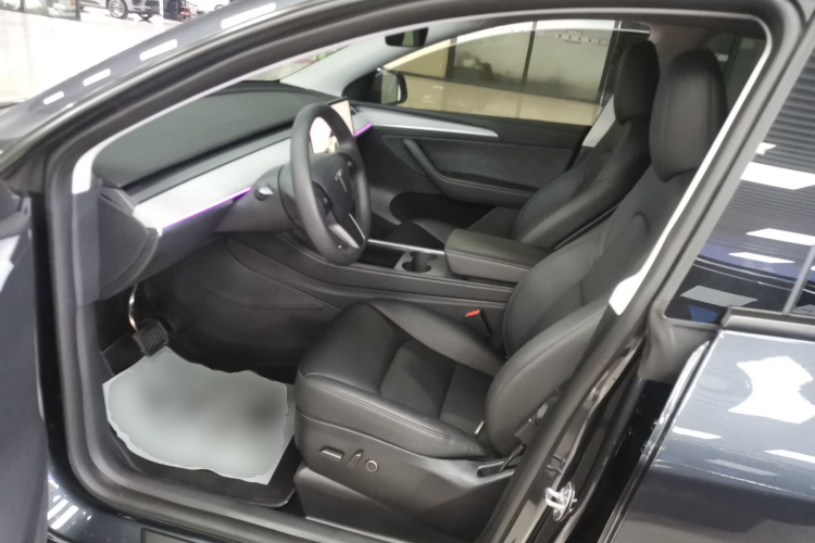 特斯拉 Model Y 2024款 后轮驱动版中控内饰7003