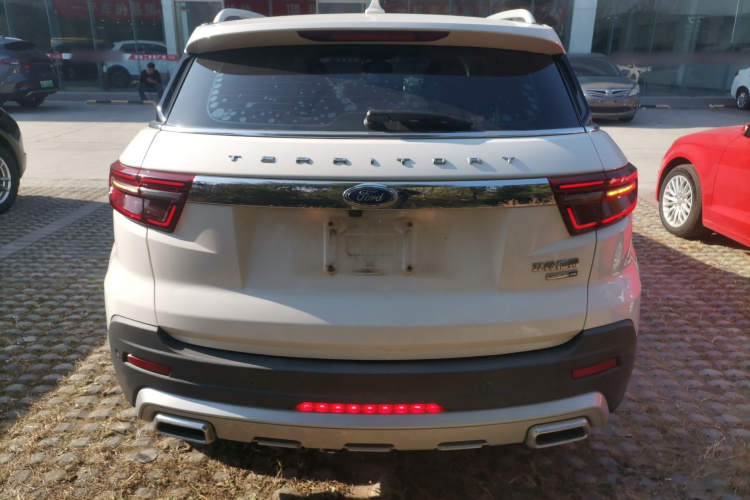 福特 2020款 领界S EcoBoost 145 CVT铂领型车身外观6