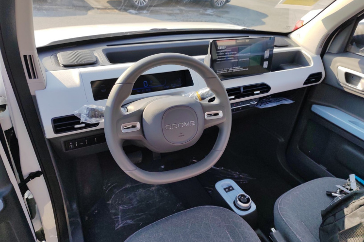 吉利银河 2024款 熊猫mini 200km 耐力熊中控内饰12