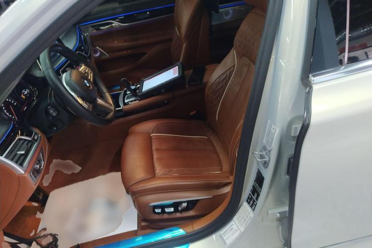 宝马7系 2018款 740Li xDrive 尊享型 M运动套装中控内饰19