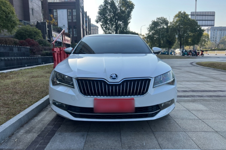 斯柯达 速派 2018款 TSI330 DSG舒适版 国V车身外观6002